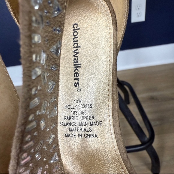 Cloudwalkers NWOT “Holly” Embellished Tan Wedge Sandals, Size 10 WIDE - Picture 6 of 7